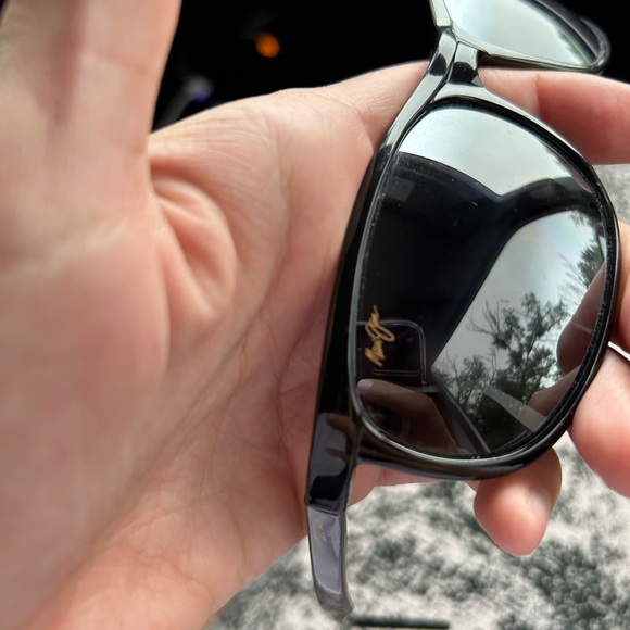 Maui Jim sunglasses - Picture 2 of 2